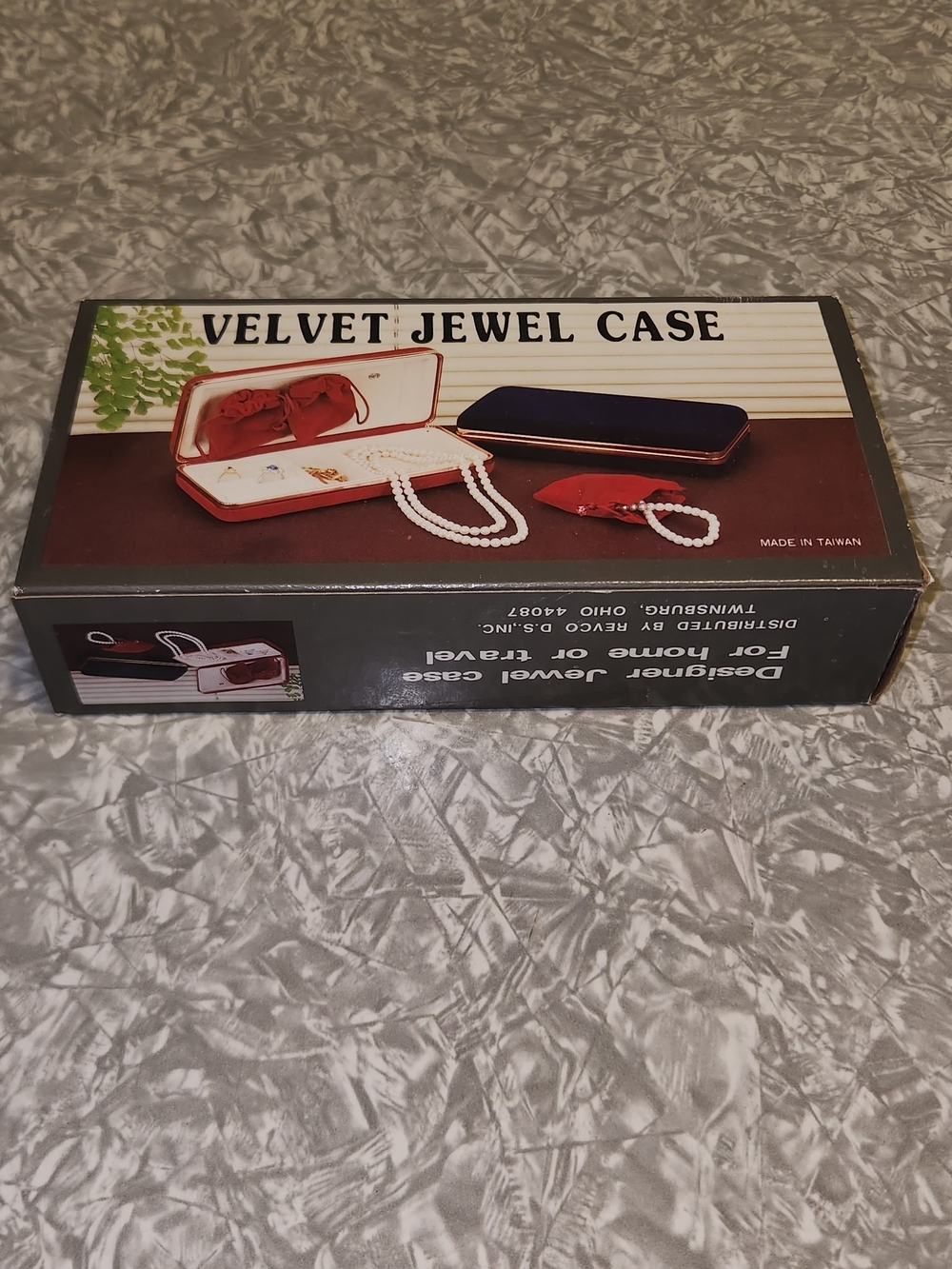 - Red Jewelry Storage